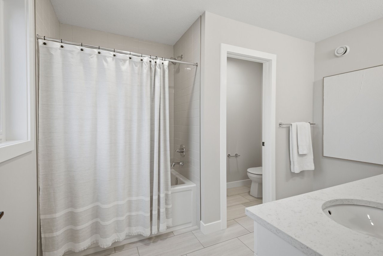 151 Belvedere Crescent SE