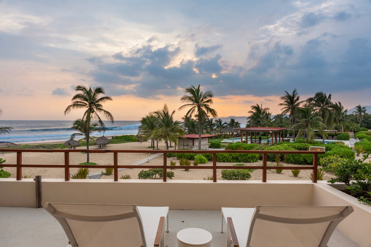 Marea Beachfront Villa G36