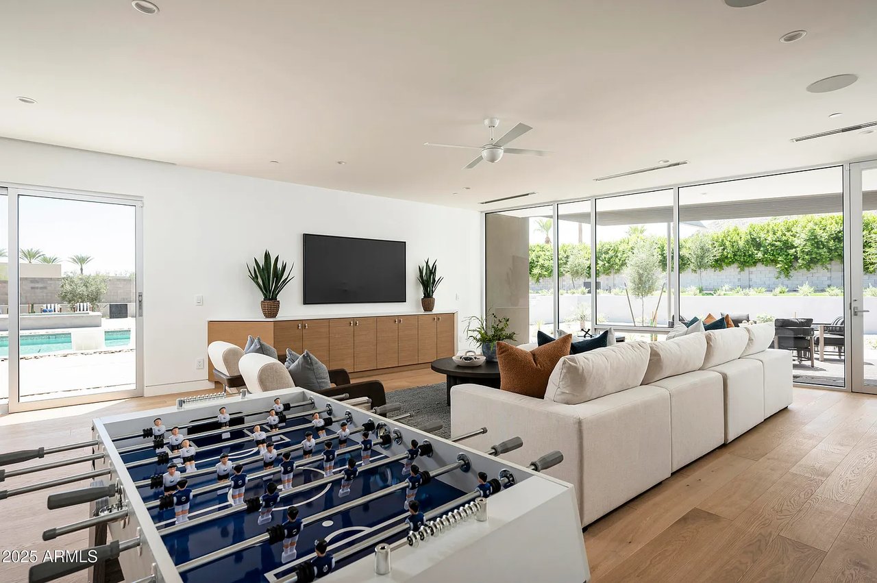 5120 N CASA BLANCA Drive