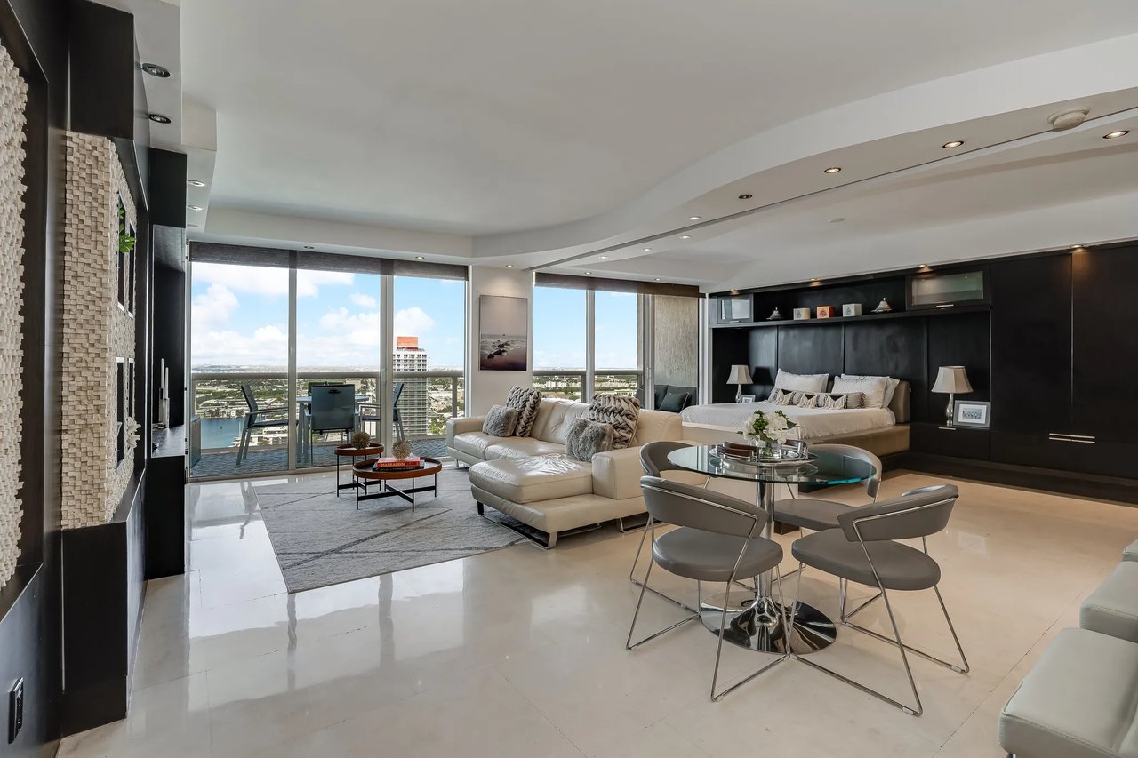 1800 S Ocean Drive, Unit 3109