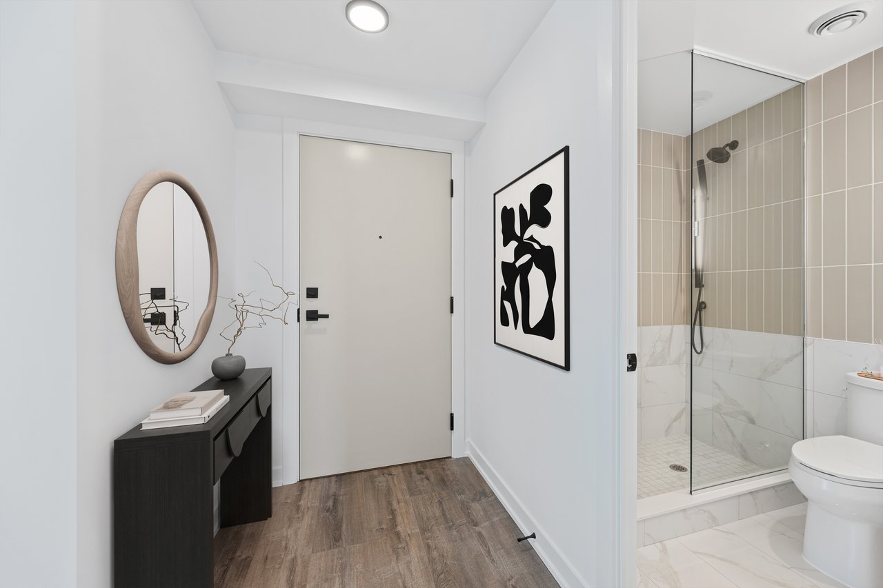 327 King Street W, Toronto C01