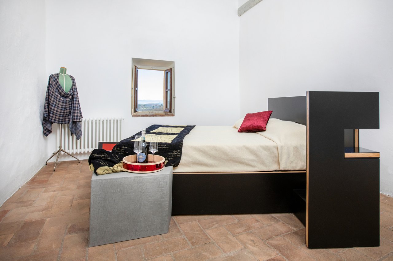 Country Luxury Home For Rent in Valdorcia