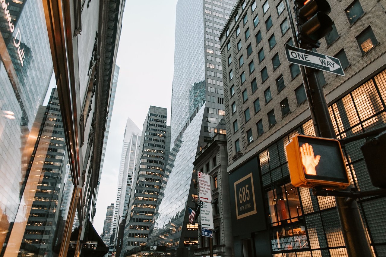 New Street preserves an important concentration of Lower Manhattan's financial architecture, including the monumental New York Stock Exchange and the Art Deco skyscraper at 1 Wall Street.