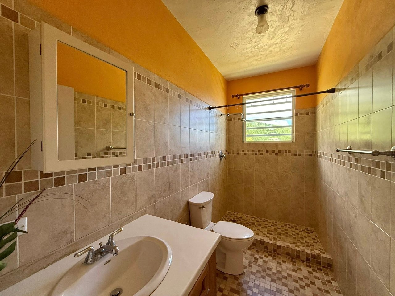 1093 West End 2 Bedroom Apartment