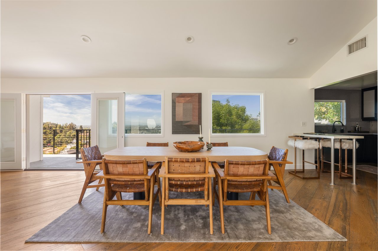 3701 Multiview Dr