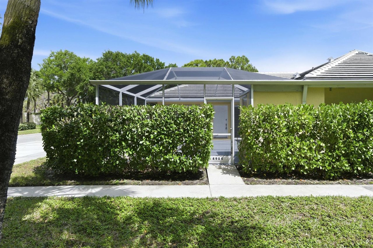 4904 Lake Catherine Dr