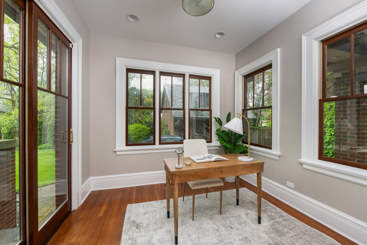 212 Sheridan Rd