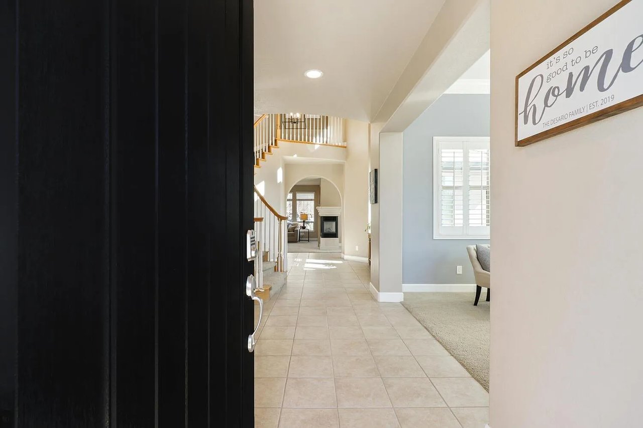 2200 Red Hawk Ct