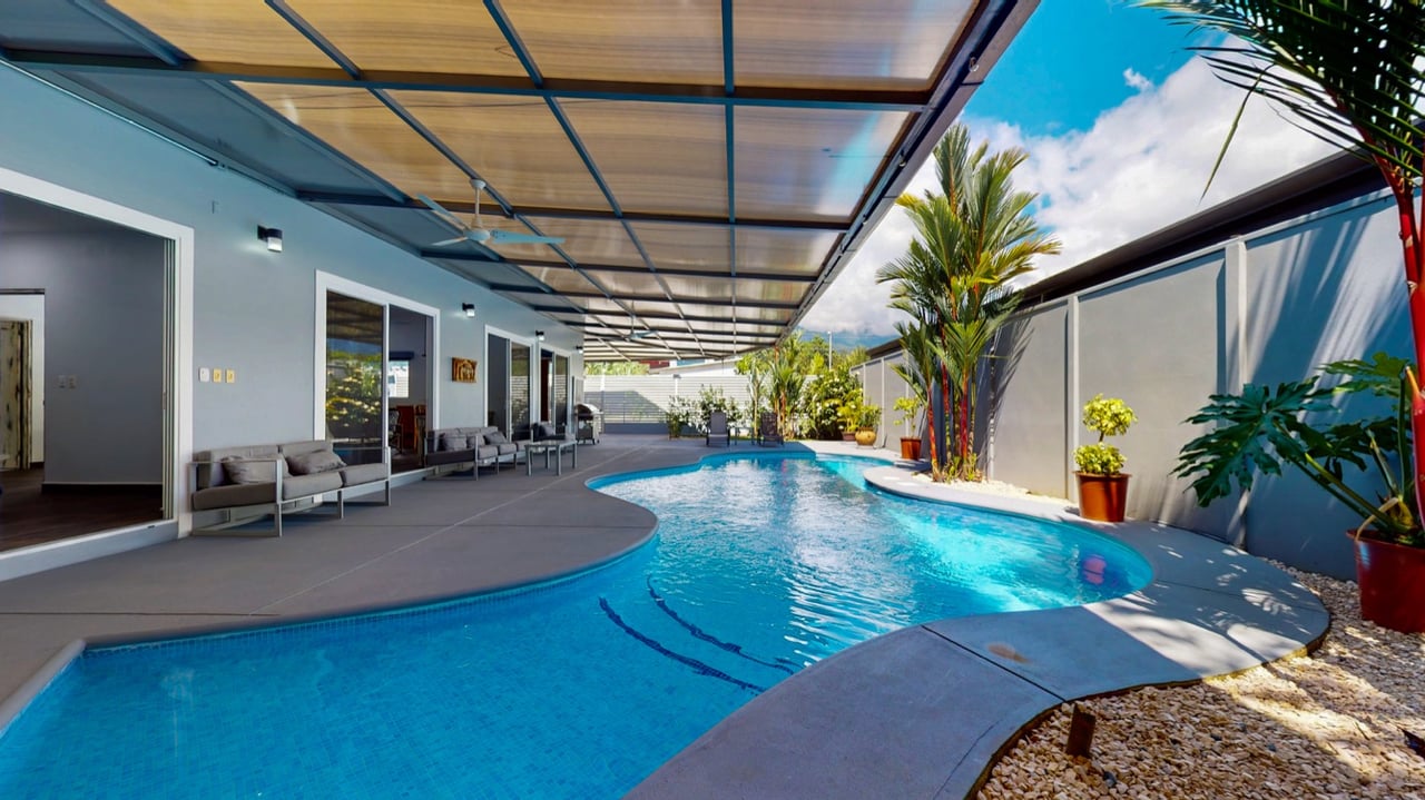 Immaculate 3-Bedroom Home with Pool Near Marino Ballena National Park