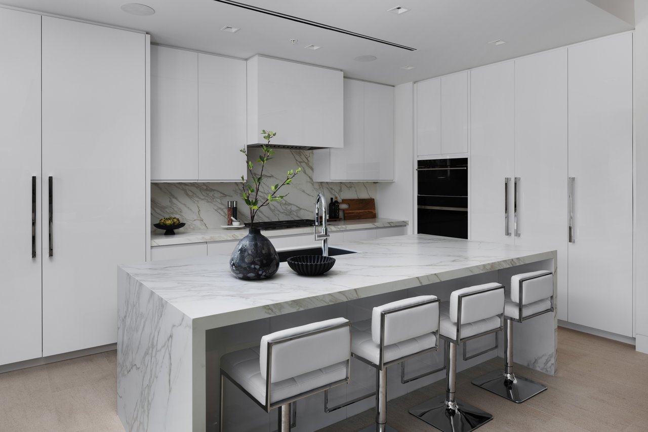 6587 N PALMERAIE Boulevard, 1050