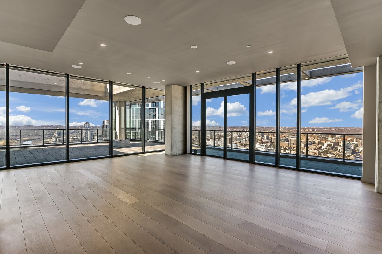 The Modern Penthouse #5502 North