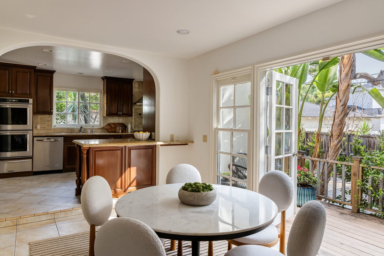 Beverlywood Residence