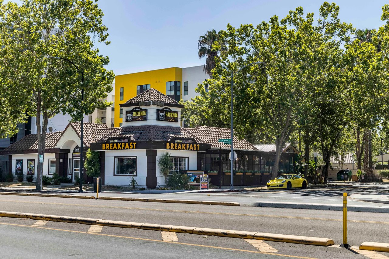 1820 Alum Rock Ave