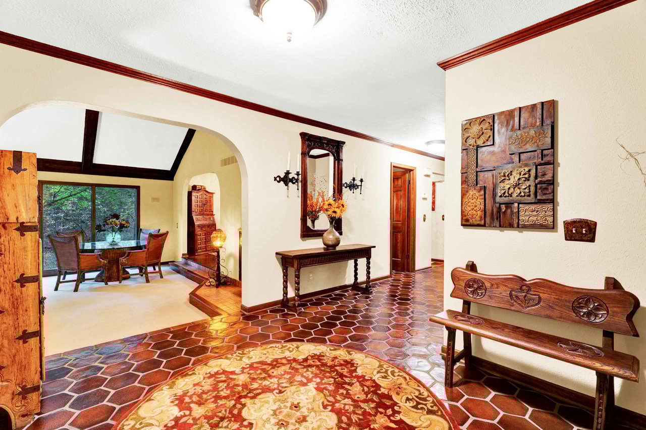 1100 Bretton Lane, Bloomfield Hills