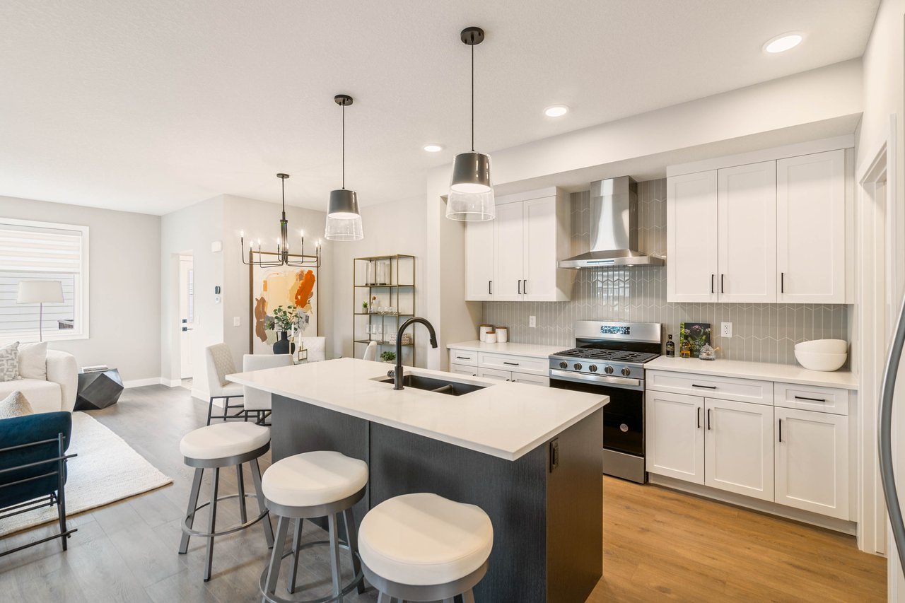 215 Belvedere Crescent SE