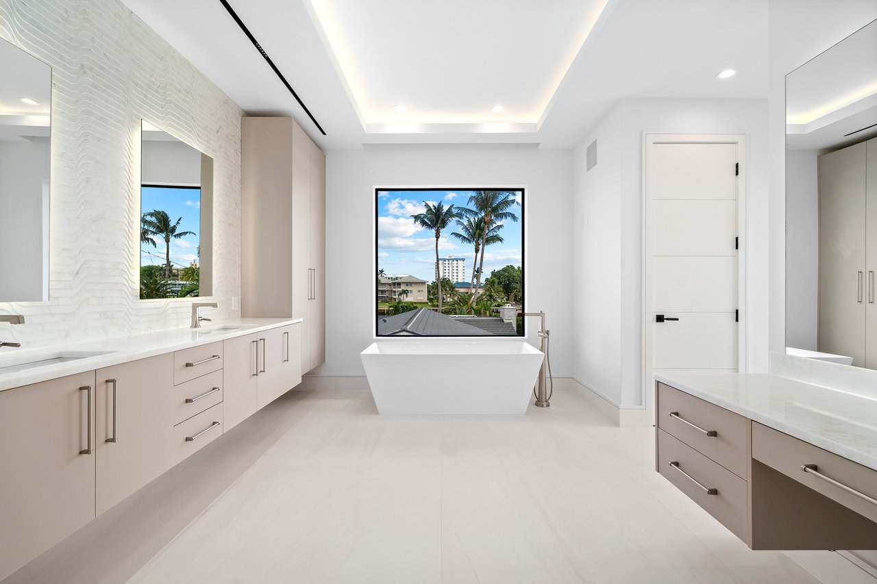 1579 SE 8th Street, Deerfield Beach, FL 33441