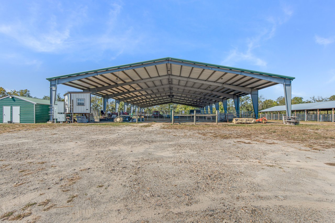 185 Acre Horse and Cattle Ranch