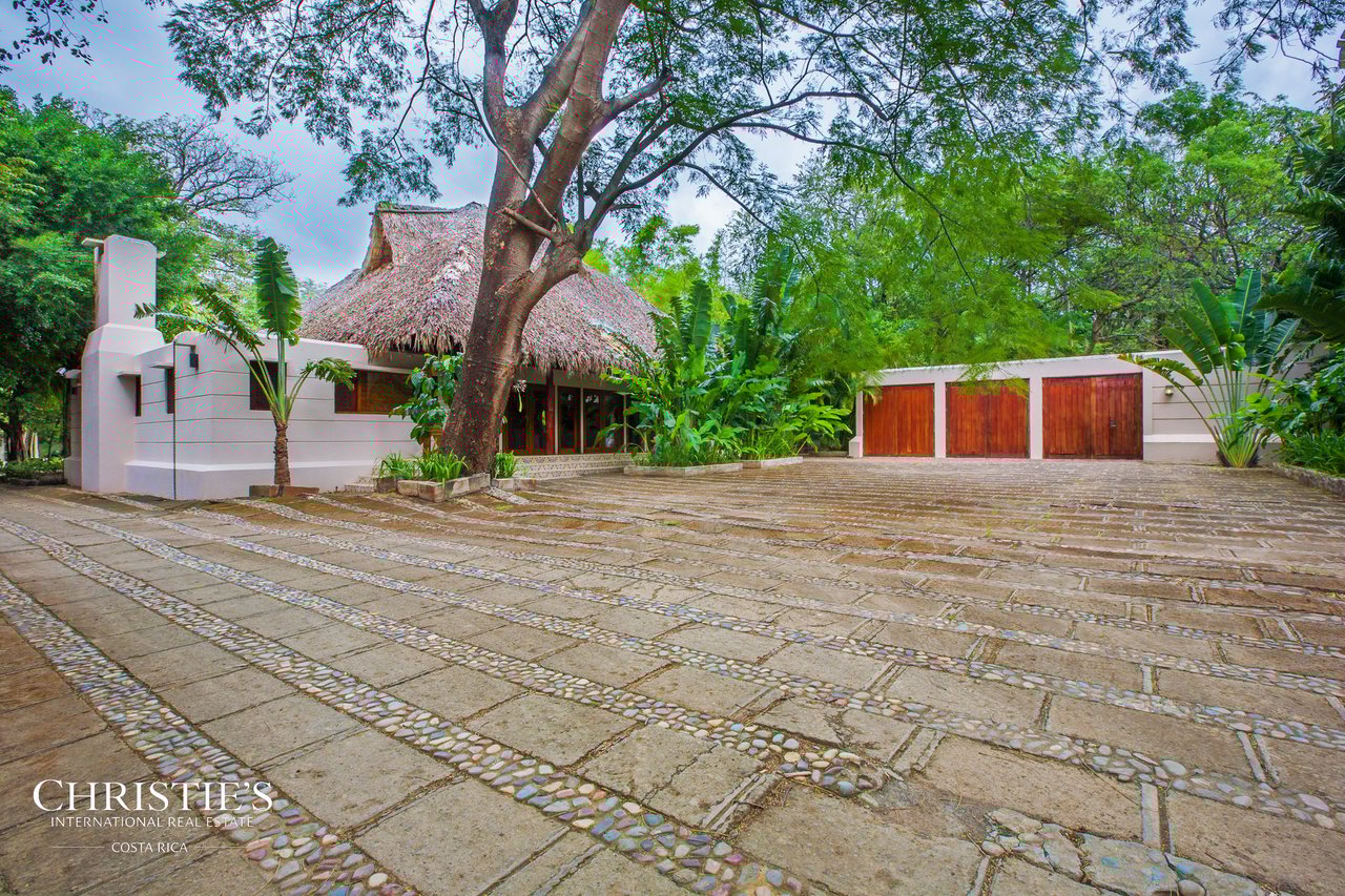 Majagual Estate