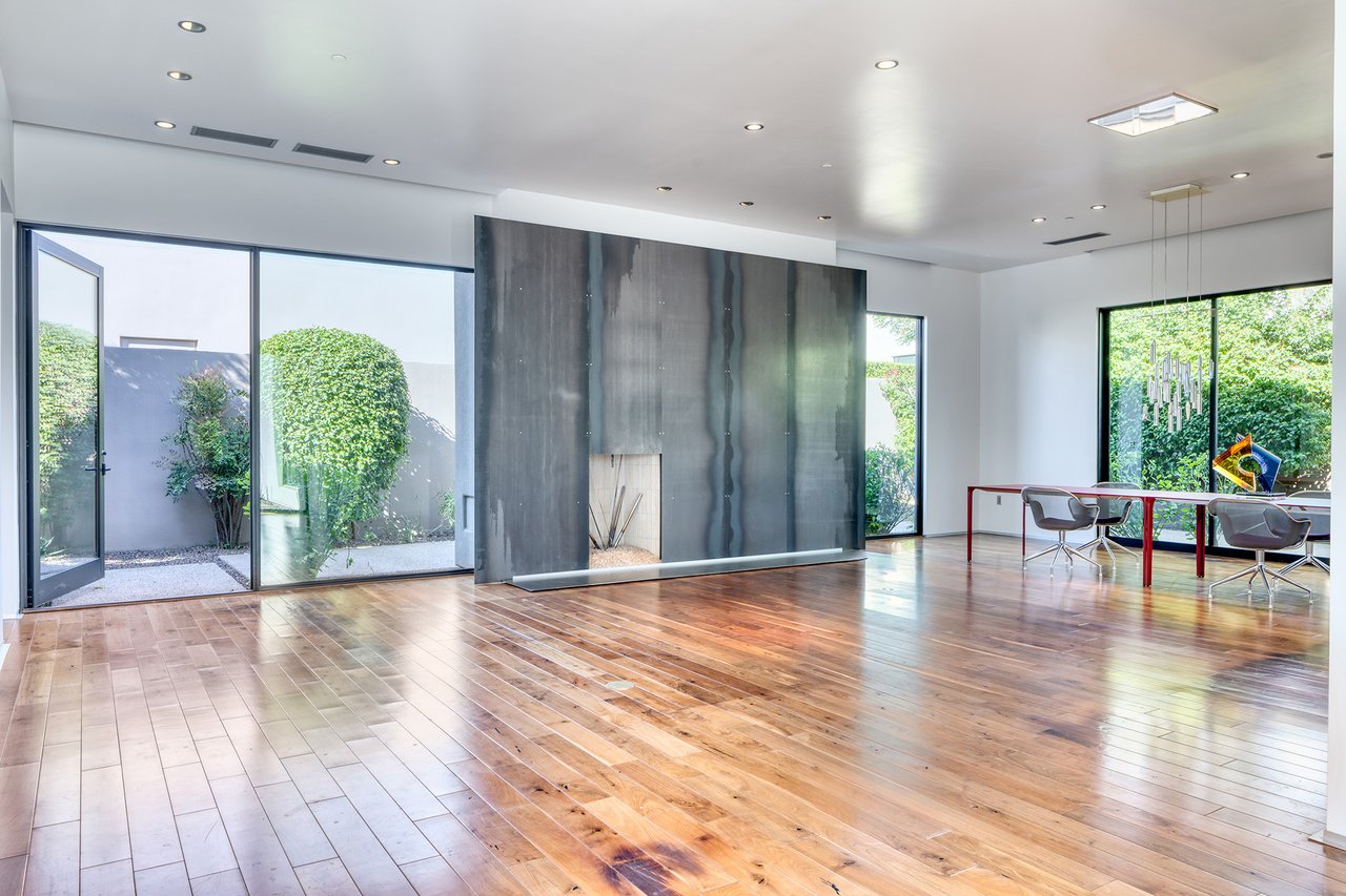 5434 E Lincoln Drive 50