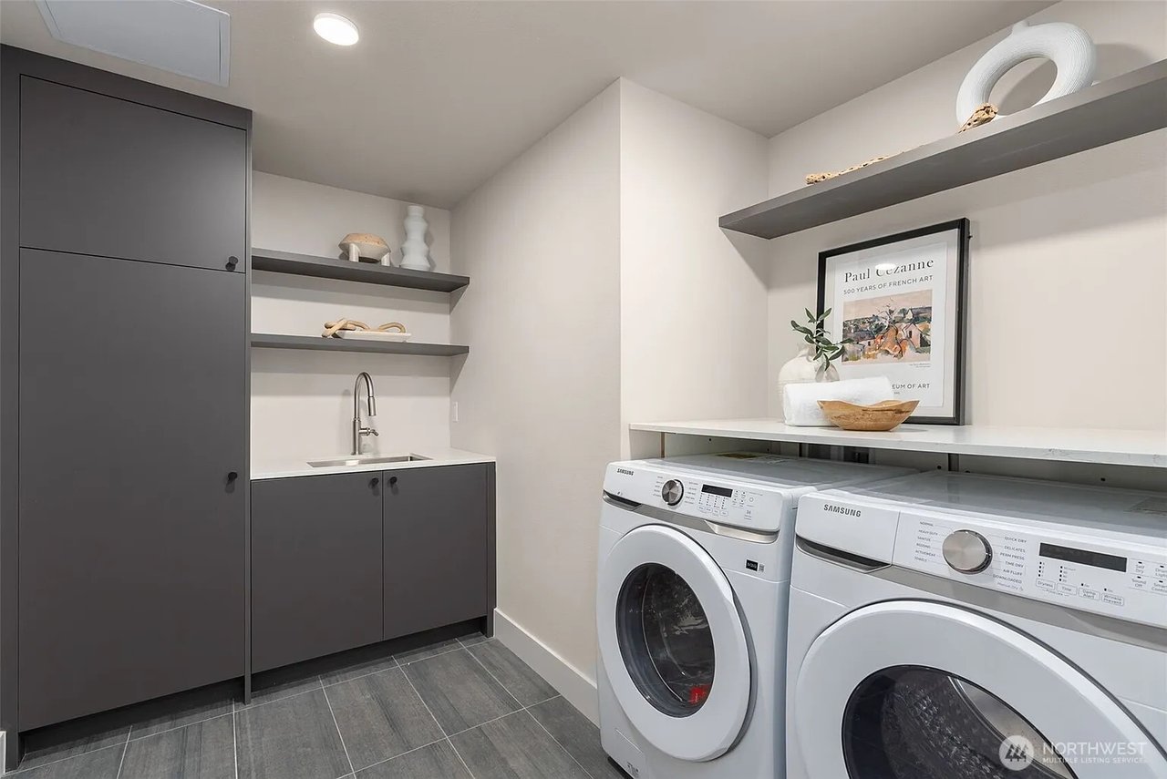 238 4th Avenue #300