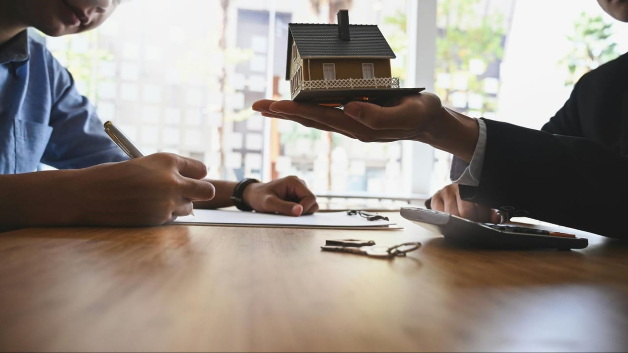 How to Buy a Home in a Competitive Market cover