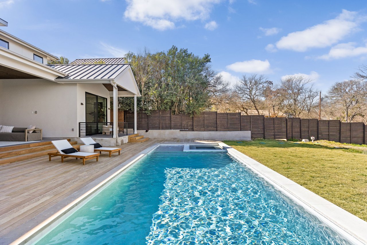 Forest Hills Residence