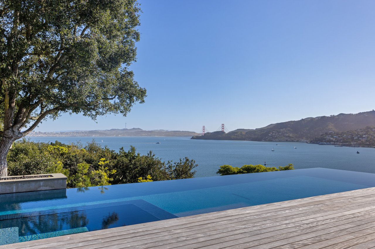 Stunning View Residence