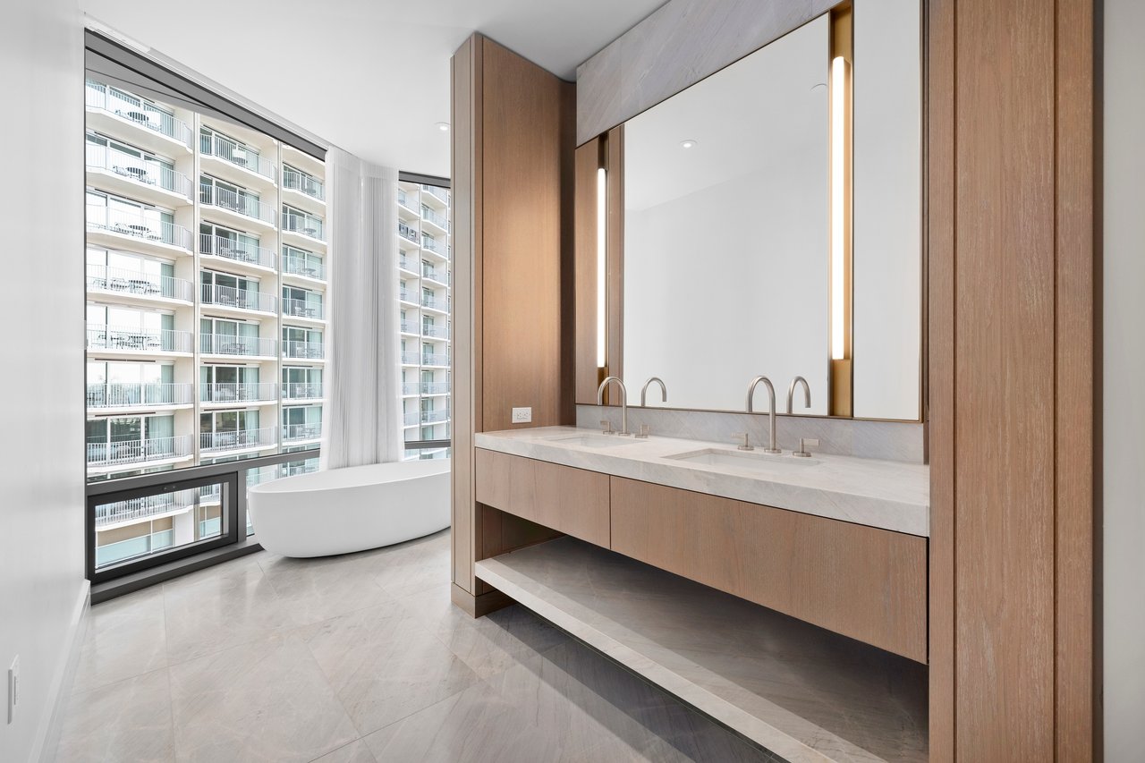 211 W. Elm Court, No. 3D