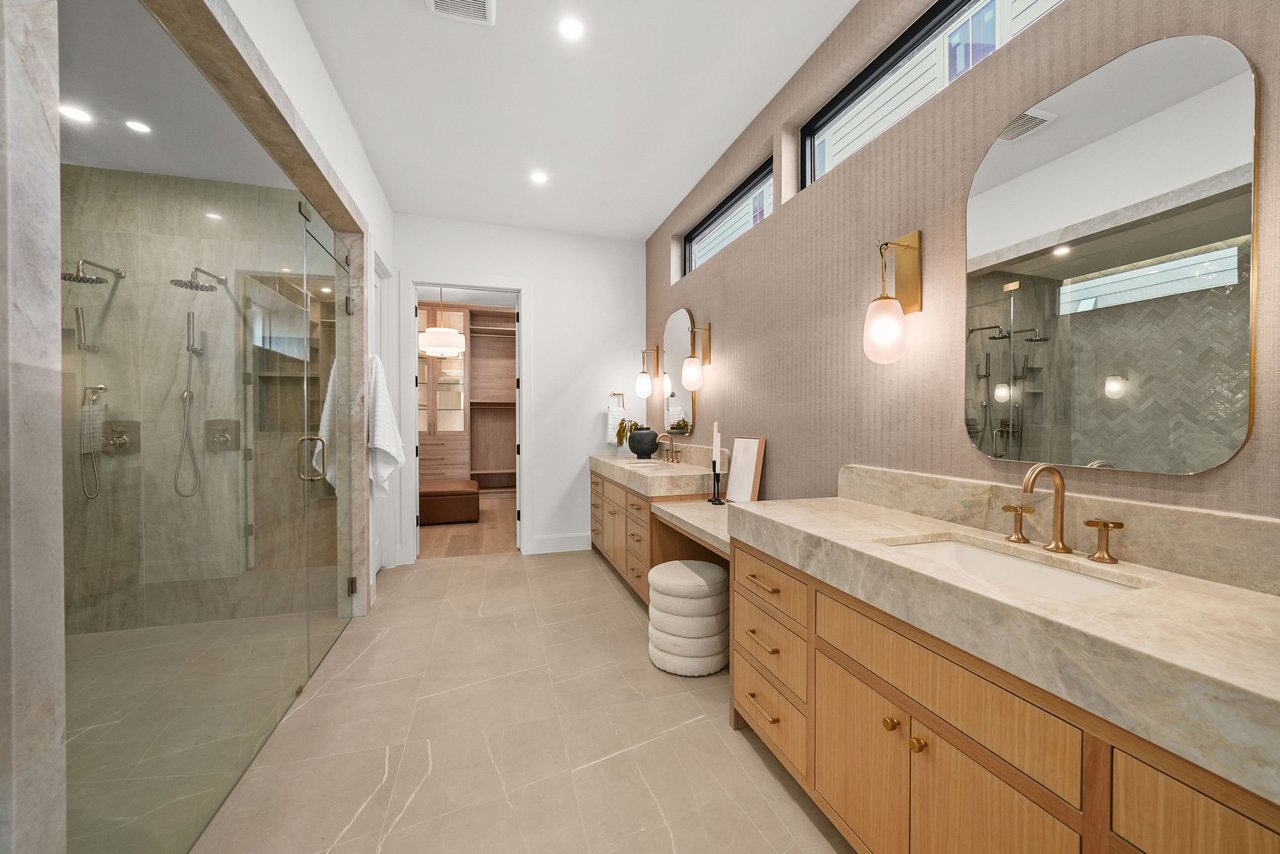 6814 Dalhart