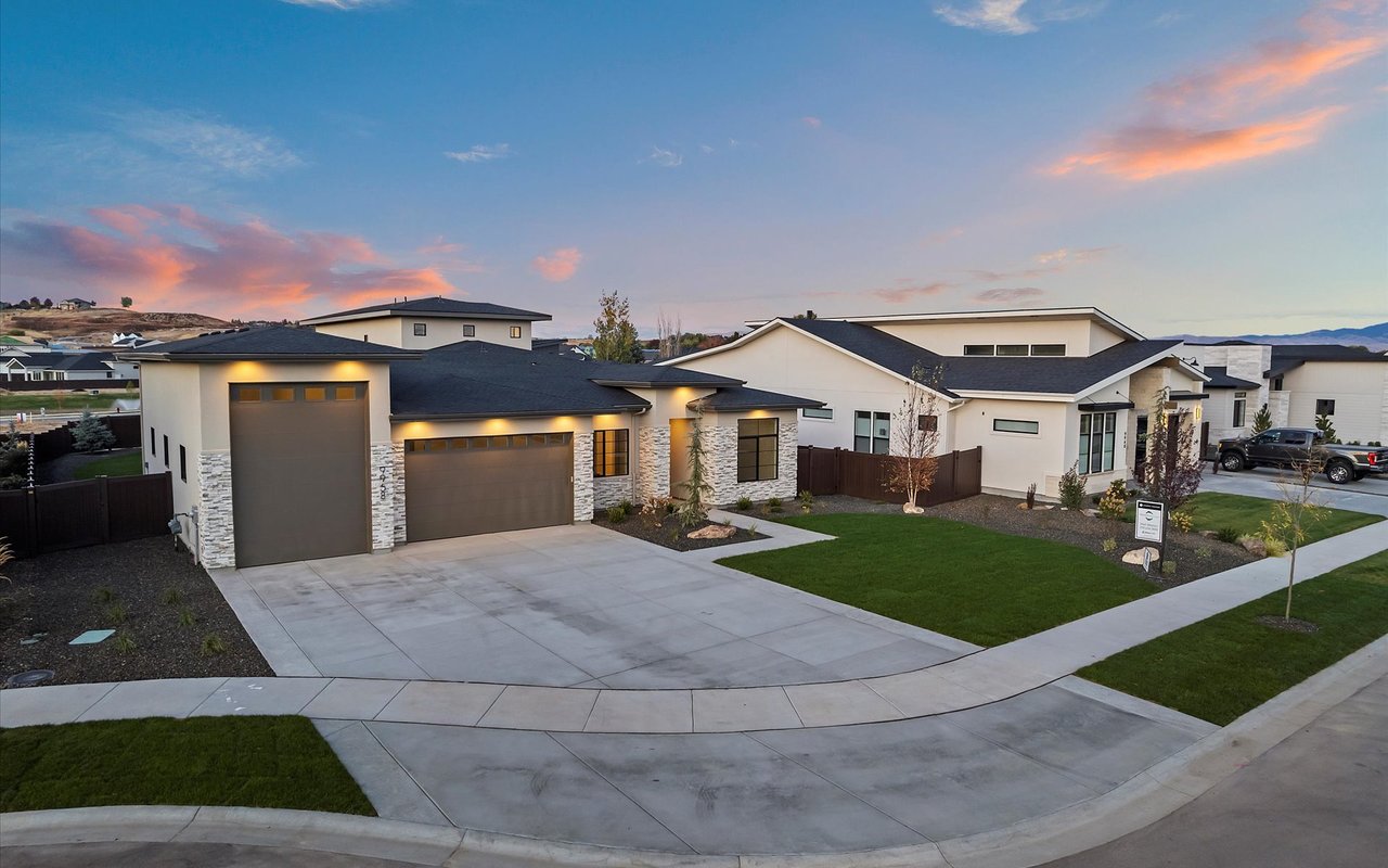 Modern Craftsman at the Base of the Star Foothills