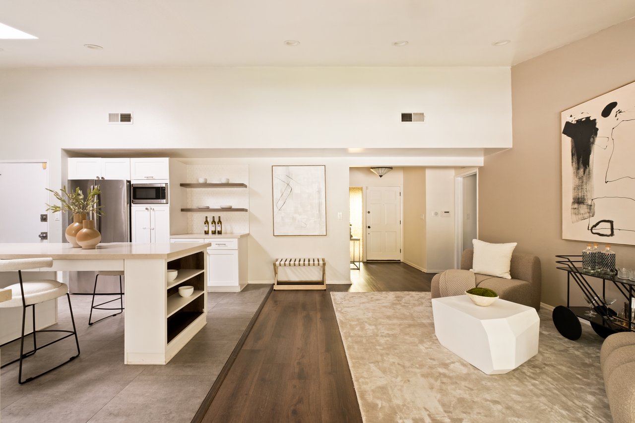 20607 Martha St, Woodland Hills