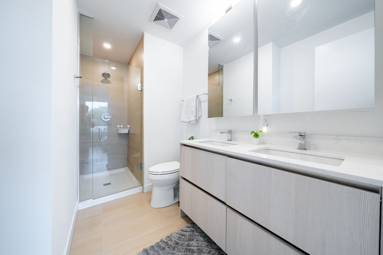 8188 Yonge Street, 235