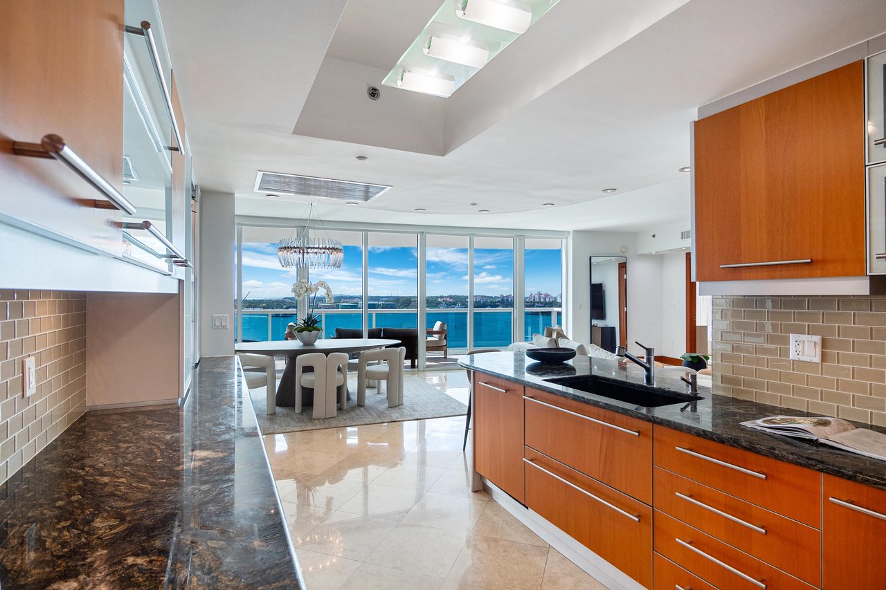 Murano Grande Apt 1106 Jeff Miller Group