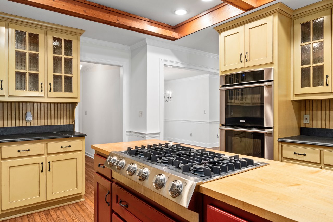 805 Pinehurst Drive, Woodstock, GA | Thoughtfully Updated Ranch Home on a Beautiful One-Acre Lot