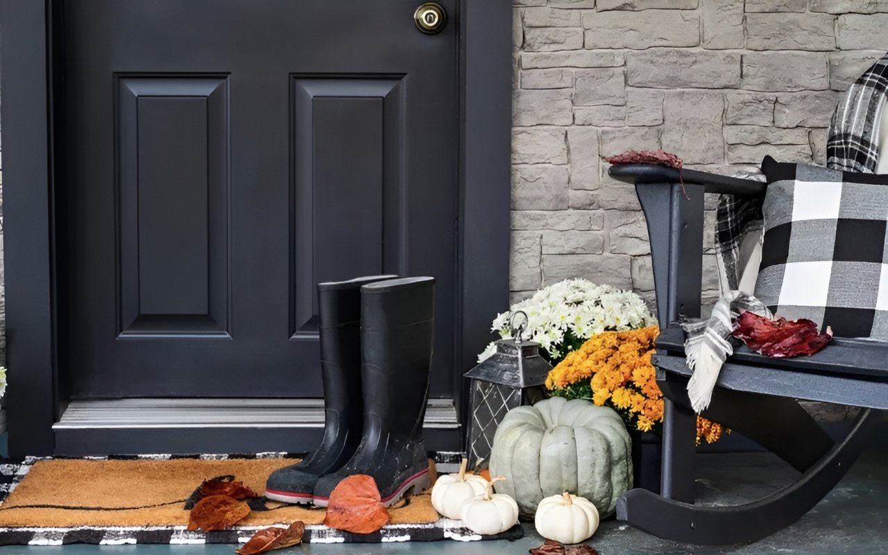 8 Colorful Fall Decorating Ideas for Porches, Patios, and Yards
