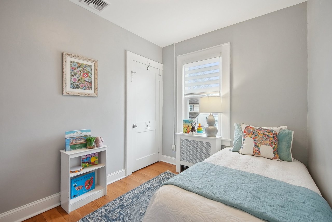 206 Lexington Ave