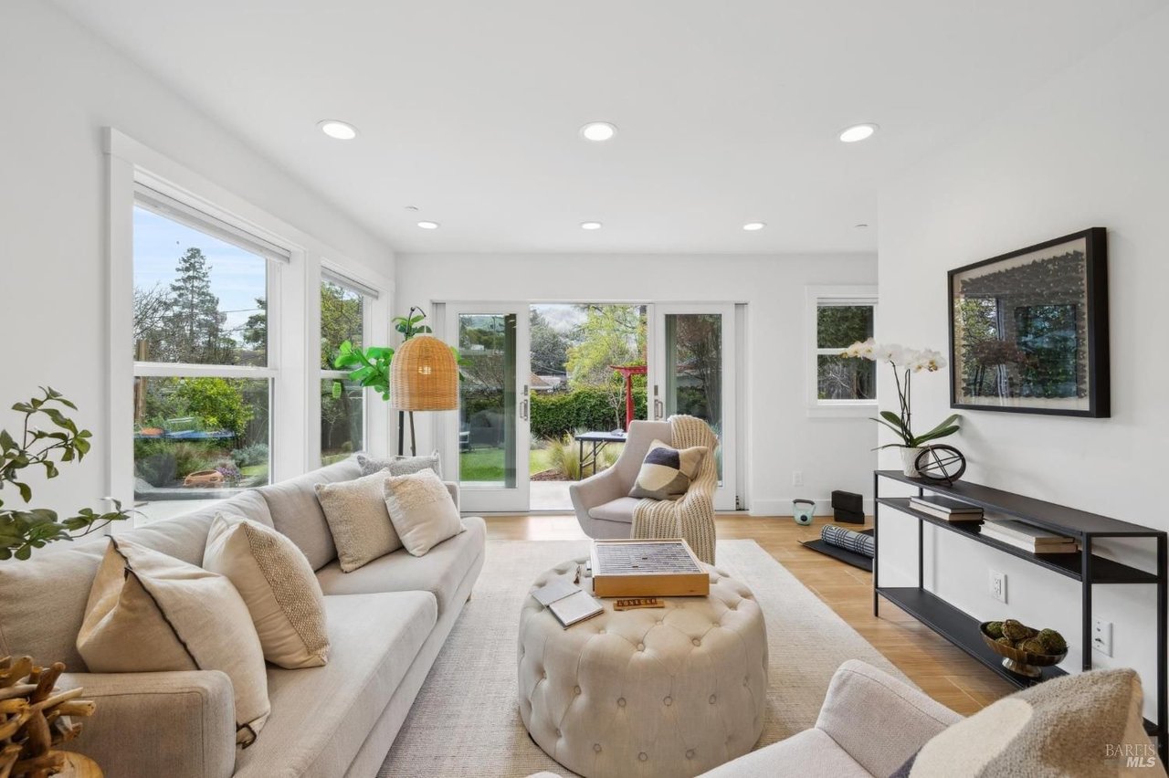 27 Rutherford Ave