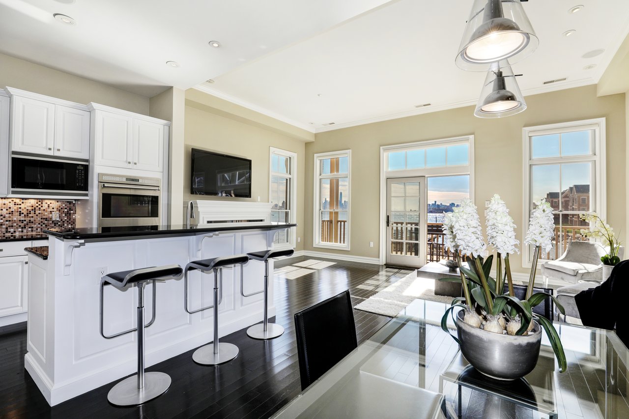 5 Carlyle Ct - The Brownstones at Port Imperial 