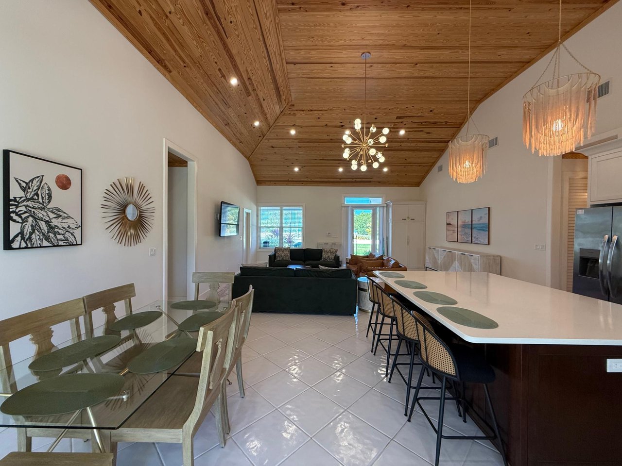 Sunnyside, Treasure Cay 