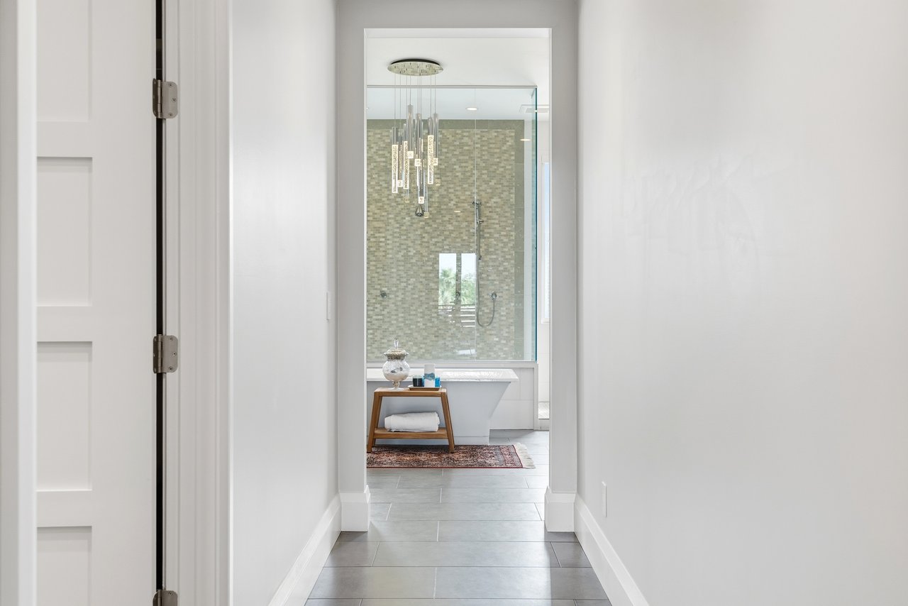 6180 N LAS BRISAS Drive