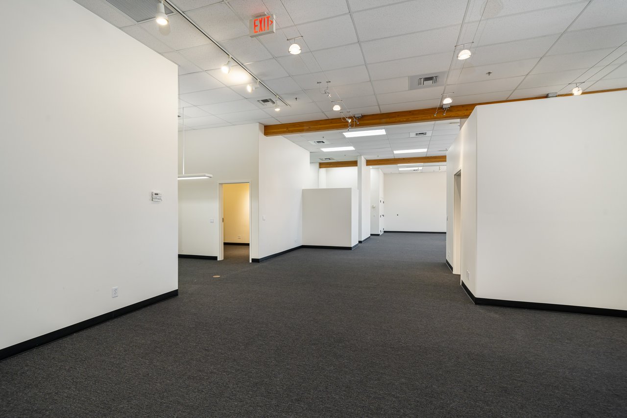 Desert Square - Suite D