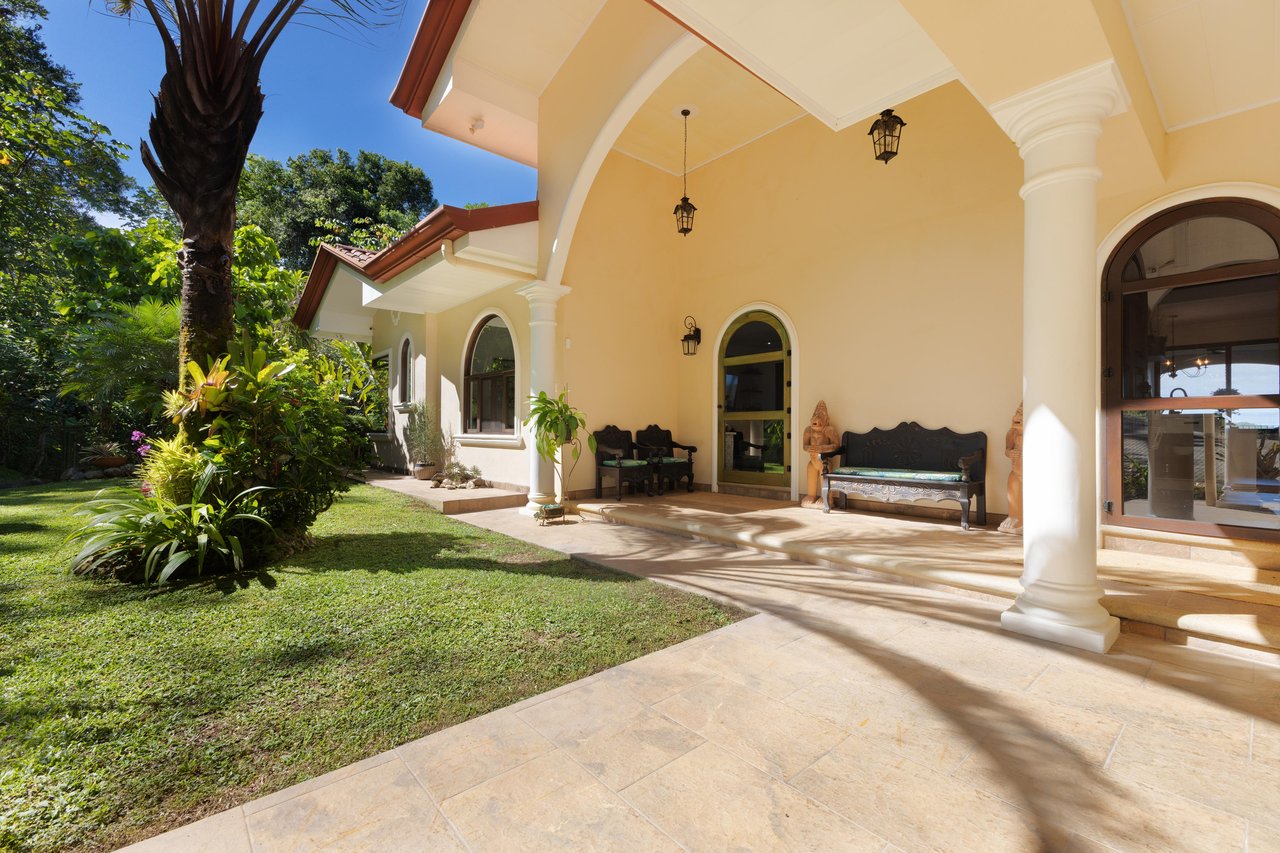CASA ORQUIDEA – LUXURY HOME WITH OCEAN VIEWS IN GATED COMMUNITY