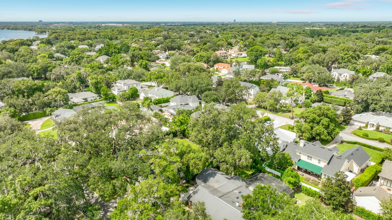 Winter Park Vias Traditonal 5-Bedroom Home near Racquet Club