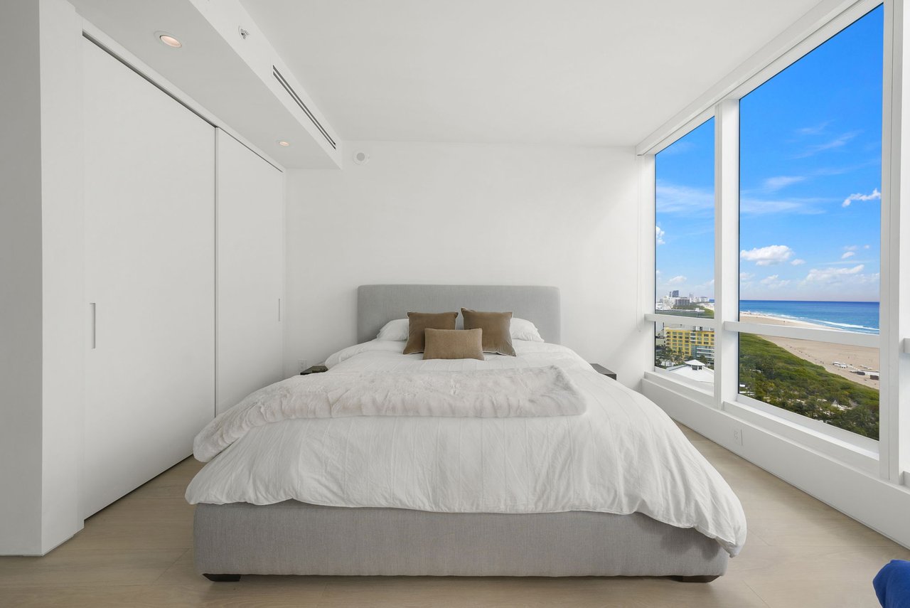 100 S Pointe Drive, Residence 1906/07