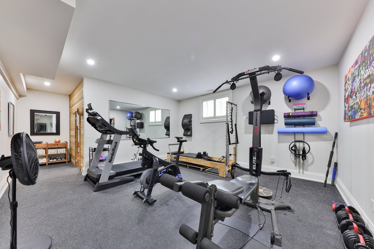 408 Saville Crescent, Oakville