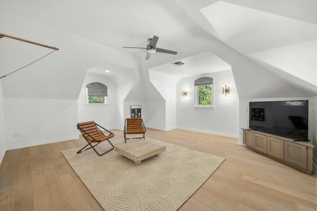 2928 Chatelaine Drive