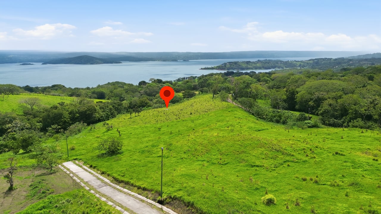 1.9 Acre Lake View Property Arenal - Tilaran 