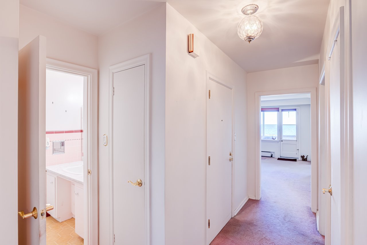407 Lake Promenade