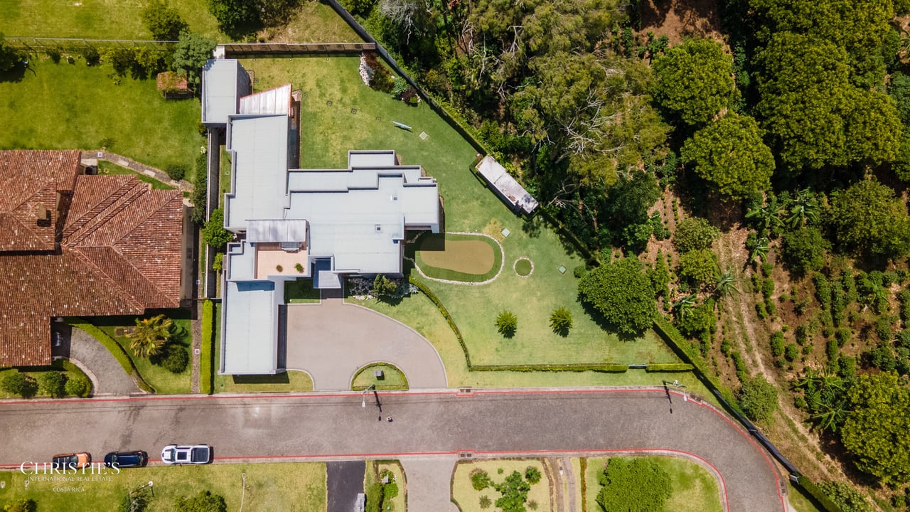 Modern Elegance with Panoramic Views – Exclusive Las Gemas Residence