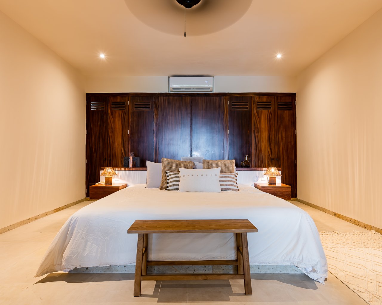 Marea Beachfront Villas H44